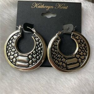 Katheryn Kent Textured Silver Tone Earrings NWT‎